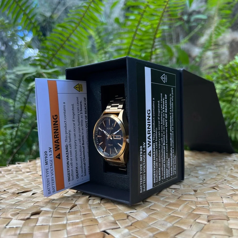NWT Nixon Sentry Solar Stainless Steel All Gold/Black - Picture 3 of 11